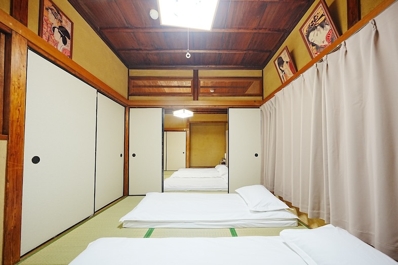 奥行きのある空間で引きじりも十分に確保可能