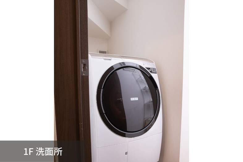 ヒカリノイエ目黒｜【1F/洗面所】洗濯機