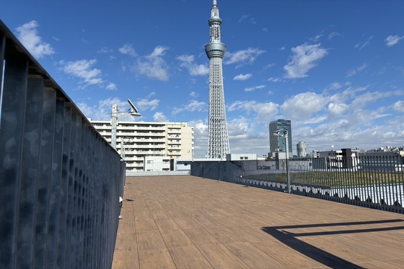 すみだパークレンタルスペース屋上｜晴天×スカイツリー