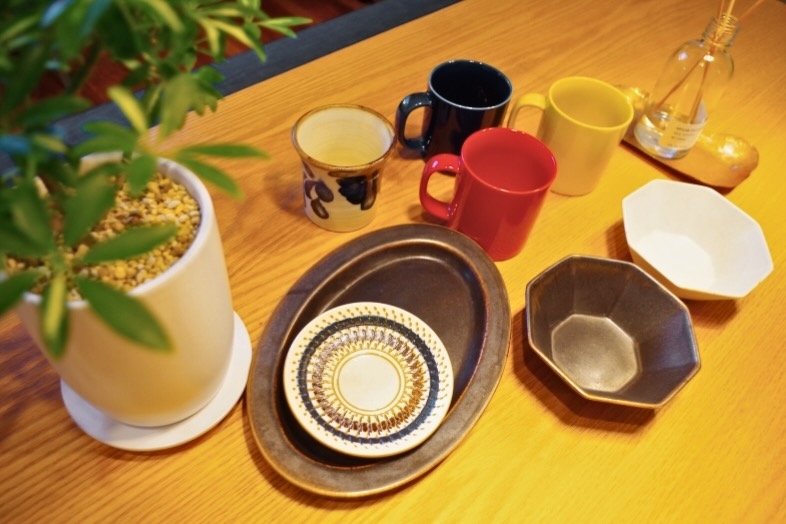 シンプルな器からカラフルなマグカップまで豊富にご用意