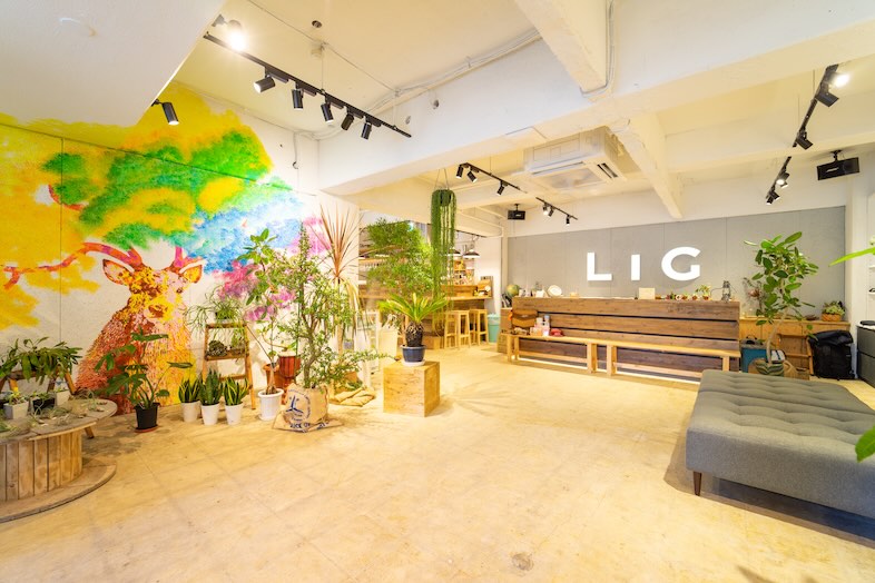 GOBLIN.御徒町店｜グリーンを取り入れたエリアは、イベントの休憩スペースや交流シーンの撮影に◎