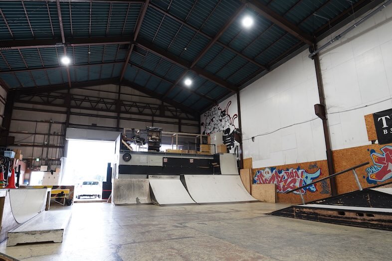 舟渡TRINITY B3 PARK｜日中は外光を活かしたシネマティックな撮影も可能