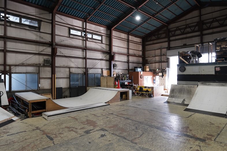 舟渡TRINITY B3 PARK｜天井高8m超・広さ350平米だからダイナミックな画が撮れる