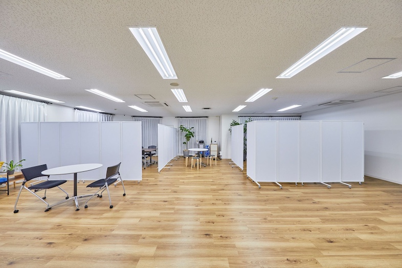 パーテーションで仕切りシーンを分けられます