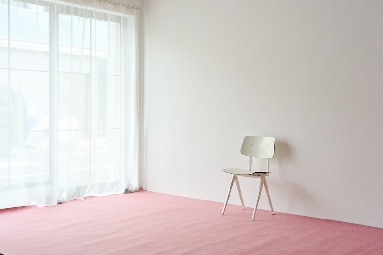 studio fab｜ピンクカーペットに変更し、空間の印象を変えた撮影が可能です