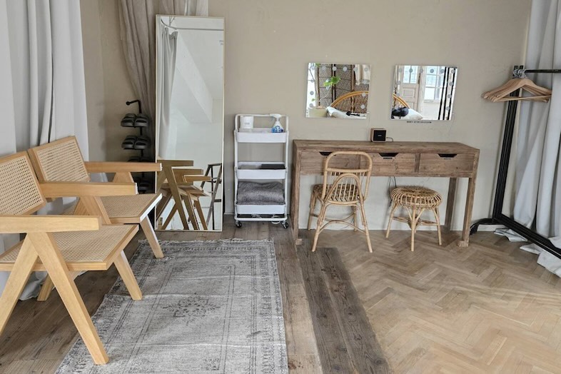 studio Ninie｜お支度できる鏡スペースもあります