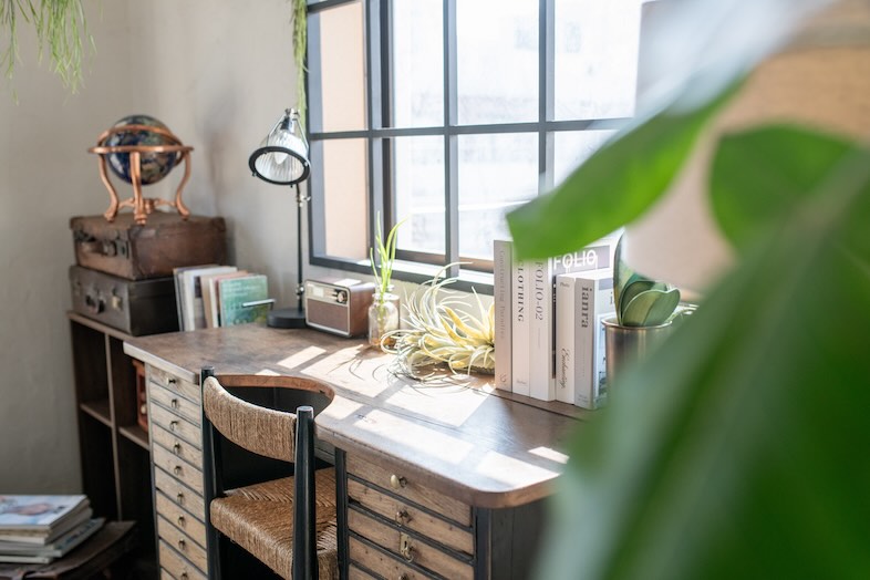 studio Ninie｜デスクスペースで作業シーンも撮影可能