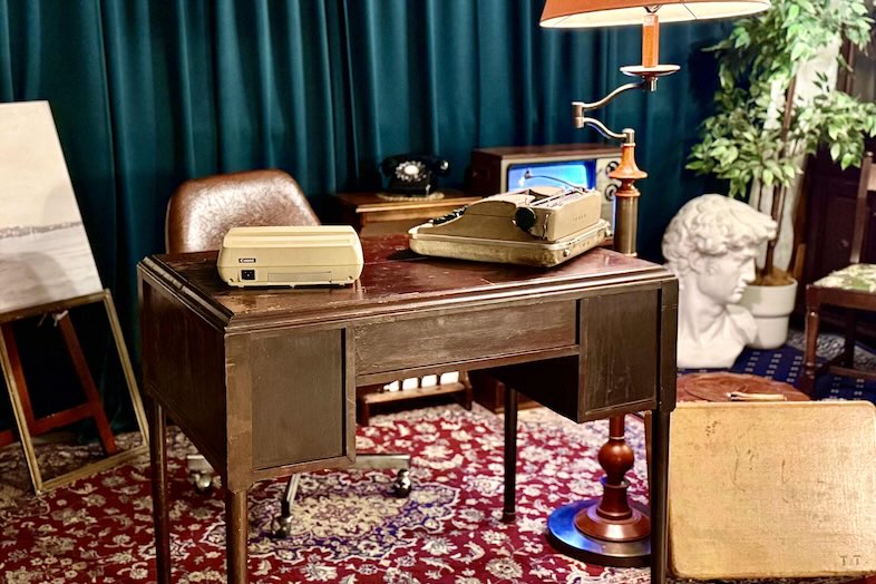 in the house / Nishiwaseda “Emporium”｜【白ホリ・スタジオスペース/昼】レトロな小物が揃っており様々なカットが実現