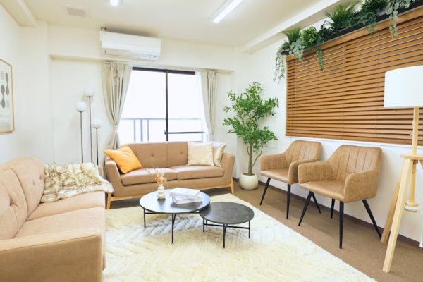 45㎡（最大収容25名）のワンフロアを贅沢に撮影利用できるスタジオ