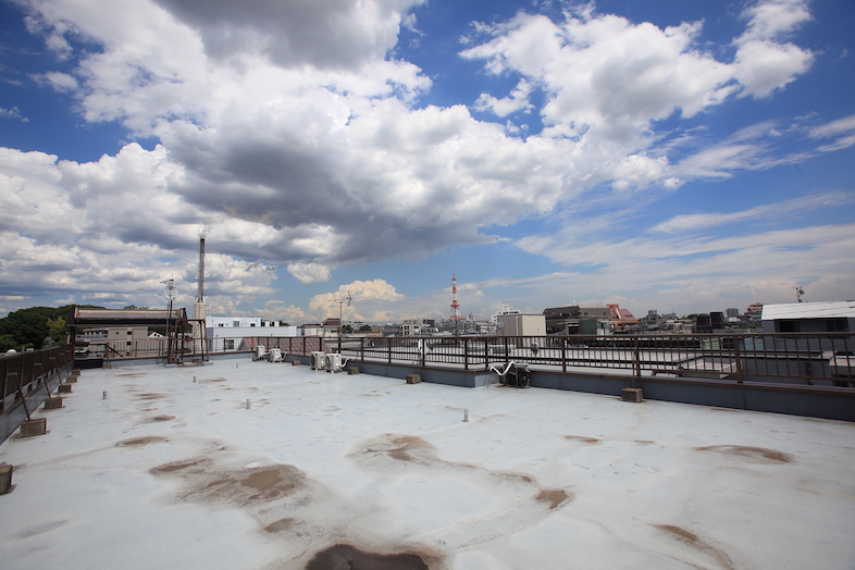 luumu.tokyo Shimomaruko｜空抜けの屋上スペース