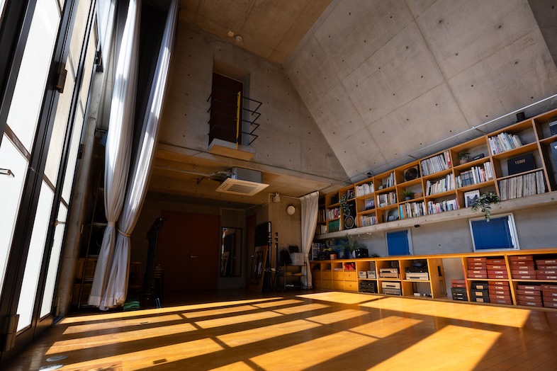 Yanaka Ginza Studio / 谷中銀座スタジオ｜開放感満載の空間