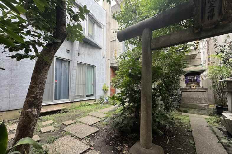 Yanaka Ginza Studio / 谷中銀座スタジオ｜生魂様神社（撮影オプション）