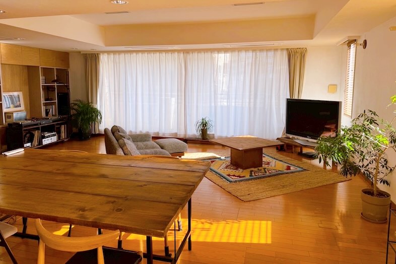 SHATTERS PentHouse｜レースカーテンで調光も可能