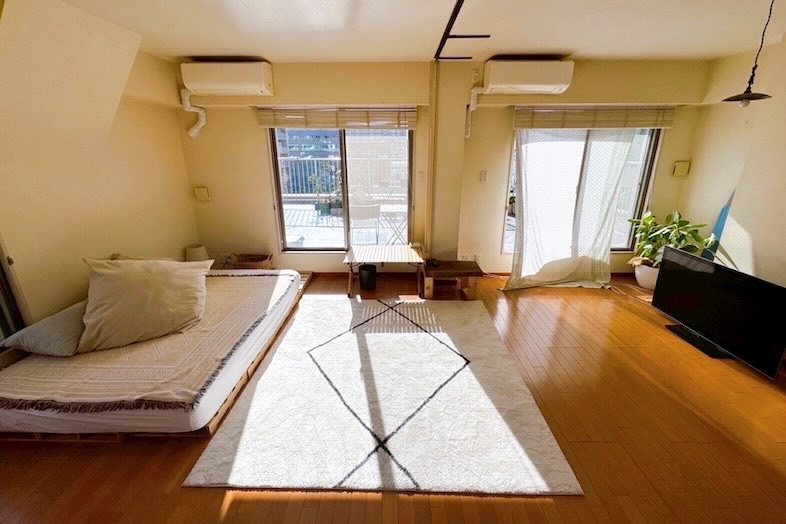 SHATTERS PentHouse｜ローベッド