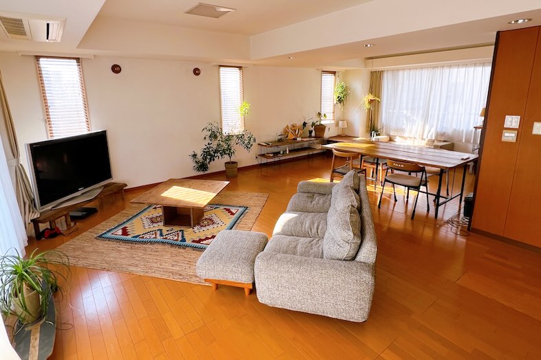 SHATTERS PentHouse｜白とウッドを基調としたナチュラルな空間