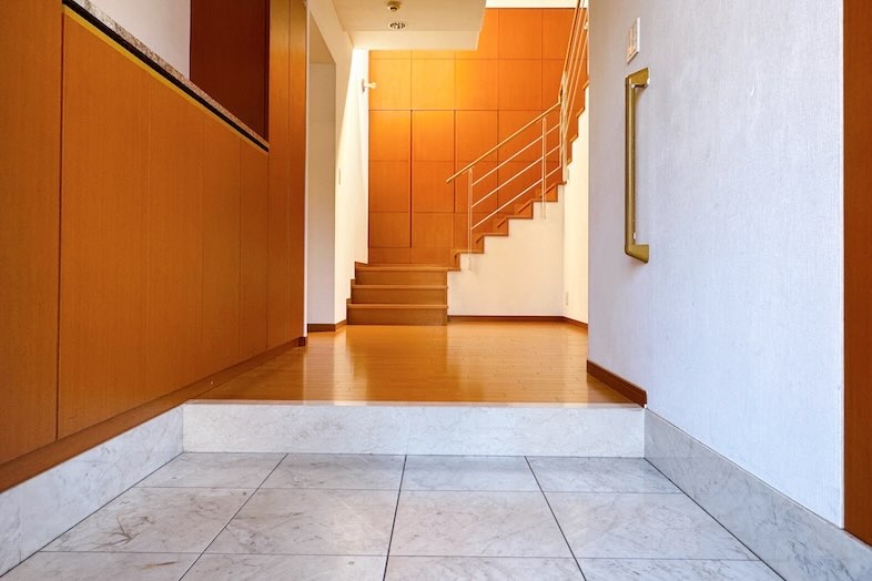 SHATTERS PentHouse｜玄関