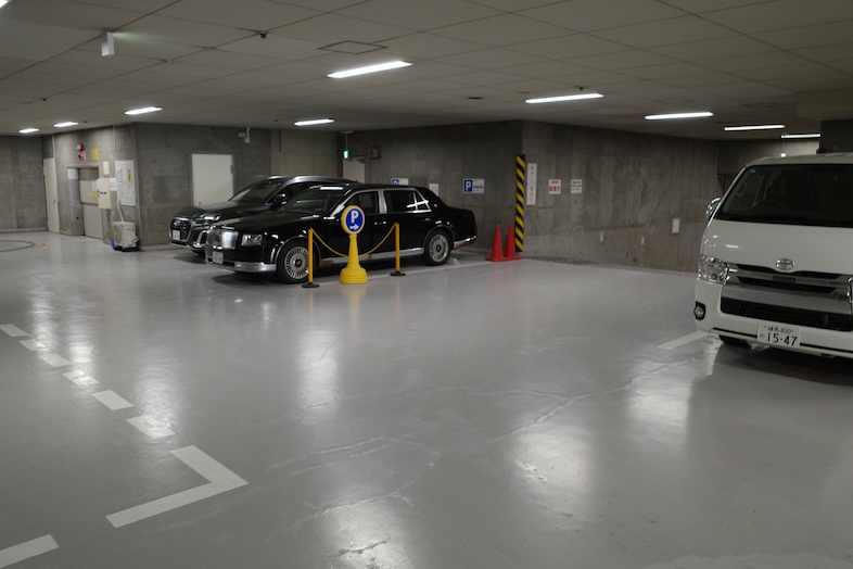 搬入口※駐車場はございませんが、荷捌き時のみの駐車スペースはございます