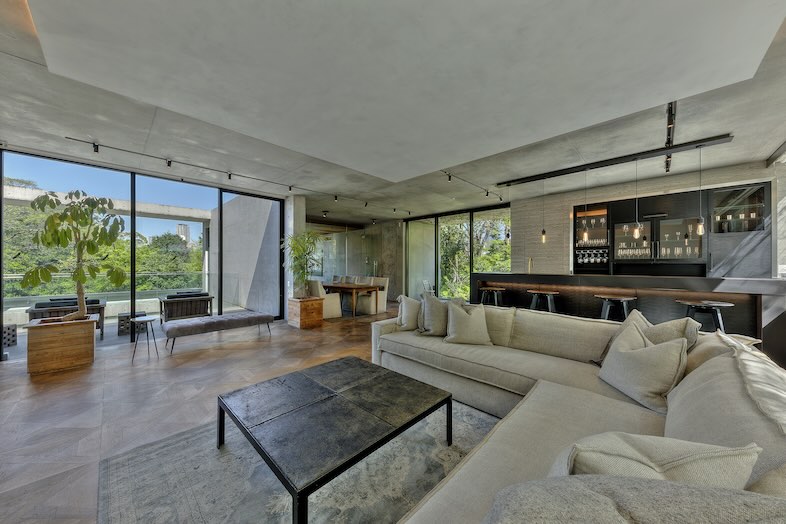 STUMP BASE 3F｜安藤忠雄建築の広々とした上質なラウンジスペース