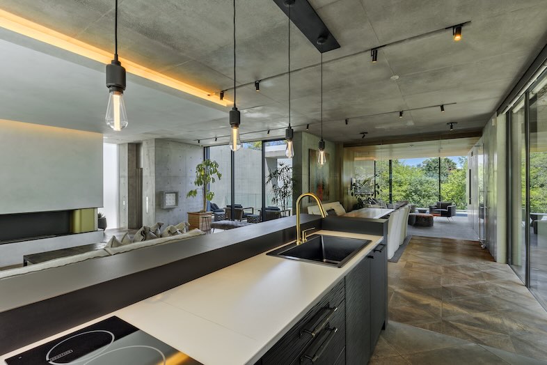 STUMP BASE 3F｜手元の調理シーンやカフェ風の演出など、多彩なフード撮影に対応可能