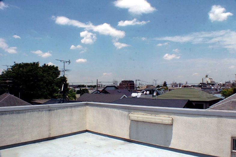 【屋上】街並みを背景に開放的なシーンを撮影可能