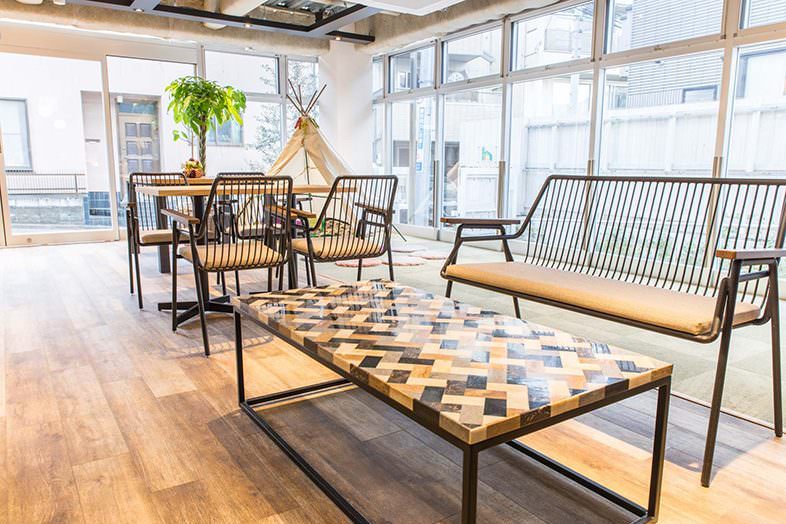 都心でカフェシーンの撮影にオススメのスタジオ-7選-