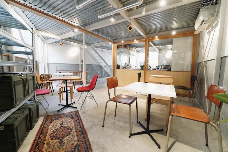 TOGO SHIMOKITAZAWA｜コンクリート内装が特徴的なカフェ・レストラン特集