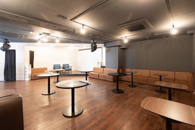 GOBLIN.池袋CAFE店｜ステージを様々な角度から撮影できる