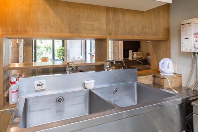 GOBLIN.池袋CAFE店｜業務用キッチン完備のバックヤード