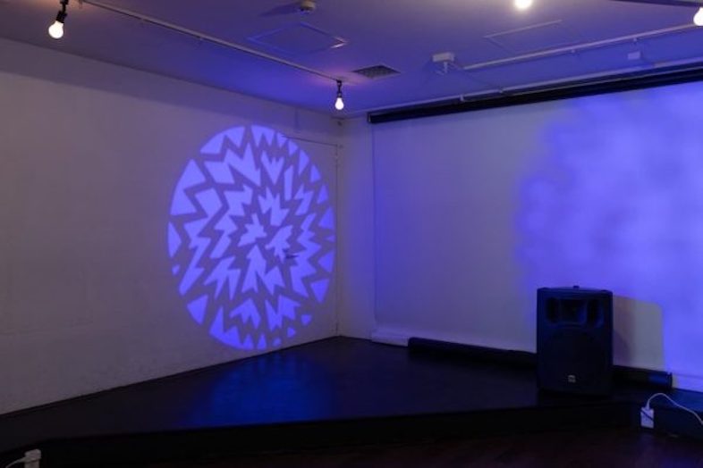 GOBLIN.池袋CAFE店｜ドラマチックな光の演出が可能なため、ダンス撮影やMV収録、ナイトクラブシーンの撮影にぴったり