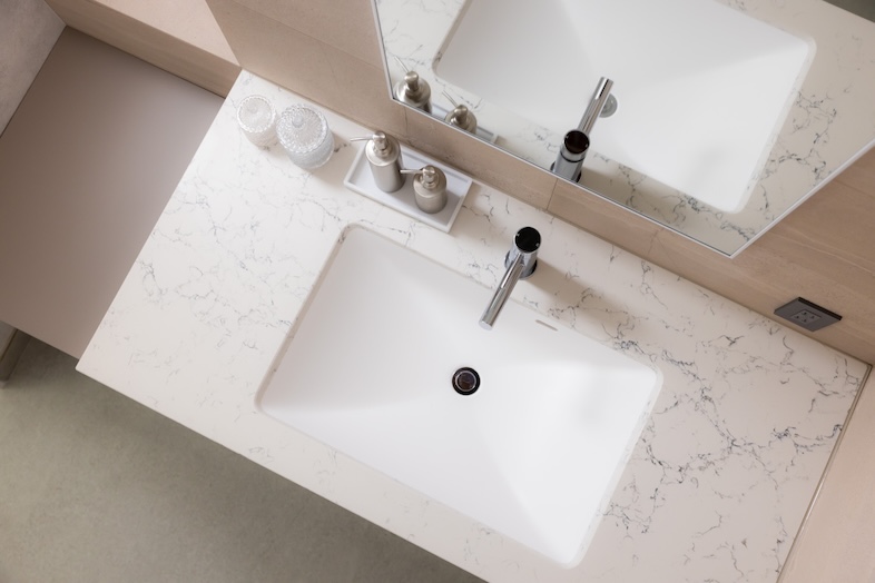 スタジオマド小岩｜【1F】天窓からのライティング、俯瞰撮影が可能