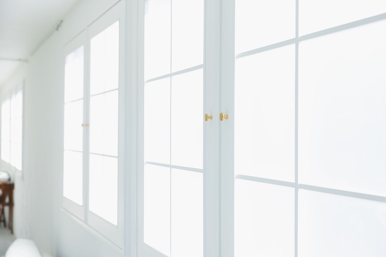 スタジオマド小岩｜【2F】自然光がふんだんに差し込む窓