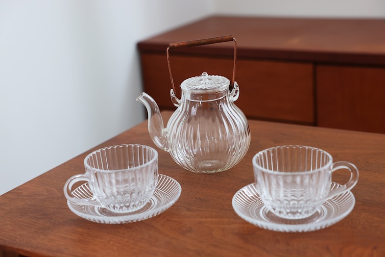 スタジオマド小岩｜【備品】ガラスのティーポット＆カップ