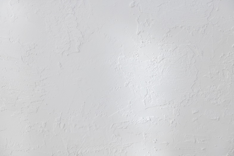 スタジオマド小岩｜【2F】塗り後の残る白壁