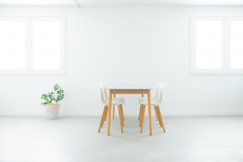 スタジオマド小岩｜【2F】白壁×ナチュラルなダイニングセット｜テーブルウェア・食品・インテリアブランドのフラットレイや生活シーン撮影に