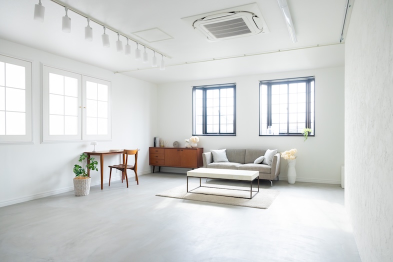 スタジオマド小岩｜【2F】1日安定して光が降り注ぐ空間