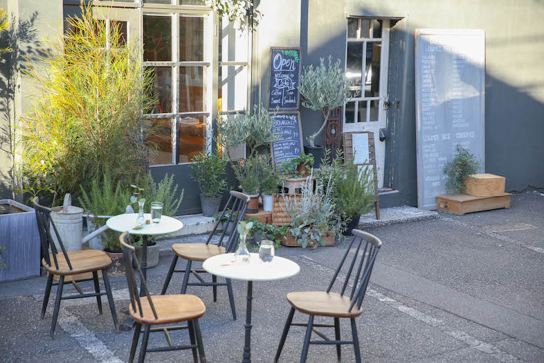 atelier NORA 大森｜【エントランス】カフェシーンの撮影が可能なエントランススペース