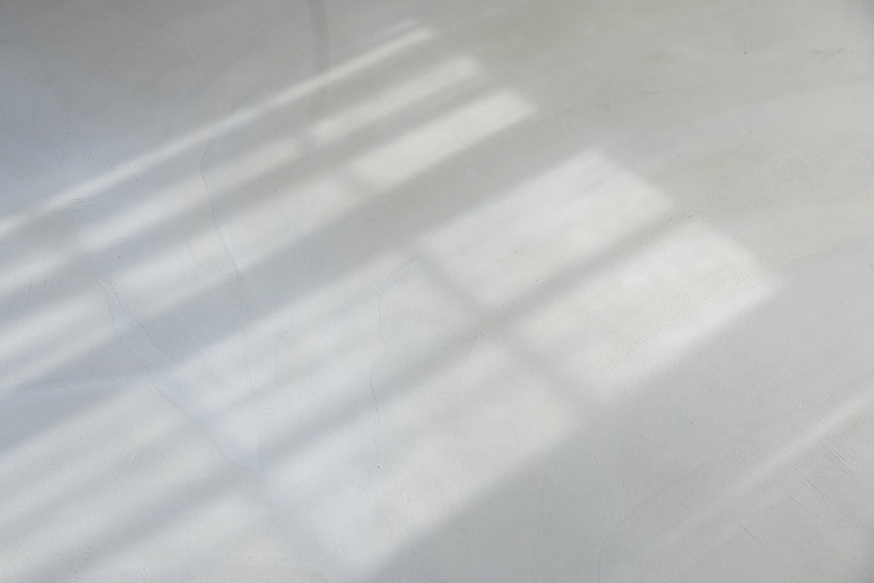 スタジオマド小岩｜【2F】モルタル左官仕上げの床