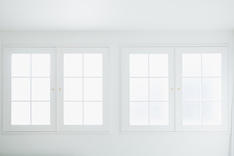 スタジオマド小岩｜【2F】専用ボードですぐに遮光できます