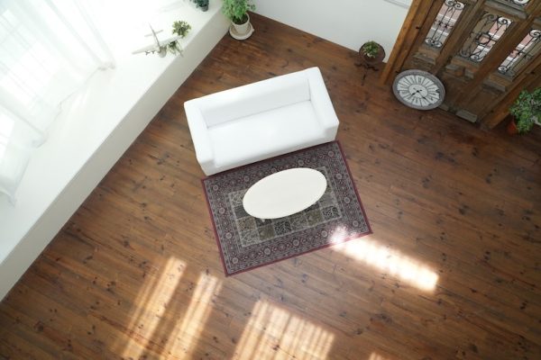 【1F】天井が高いので、開放感のあるカットや俯瞰で見た構図の撮影が可能