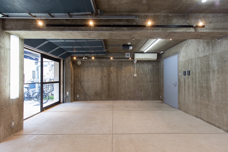 GOBLIN.神宮前GARAGE店｜アパレル商品撮影などに最適なコンクリート壁