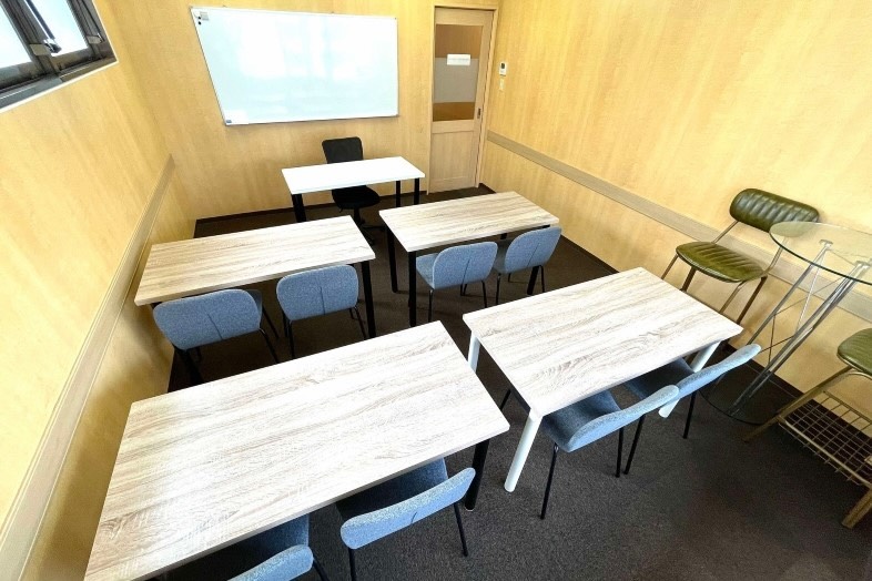 【会議室A】研修やセミナーなどのシーン撮影に