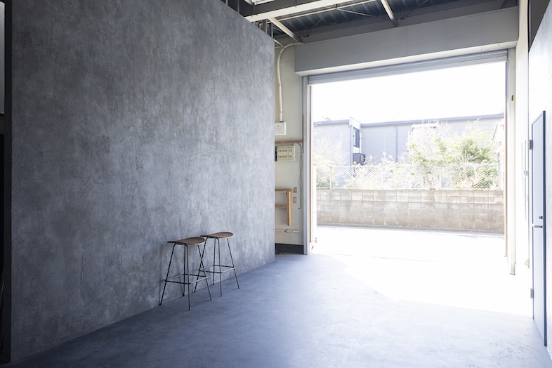 スタジオマド小岩｜【1F】バイクなど車両の搬入も可能。駐車場利用もOK