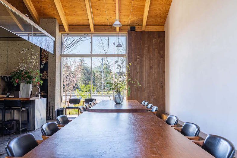 GOBLIN.調布RESTAURANT＆GARDEN店｜天井高5m以上で奥行きのある開放的なスペース