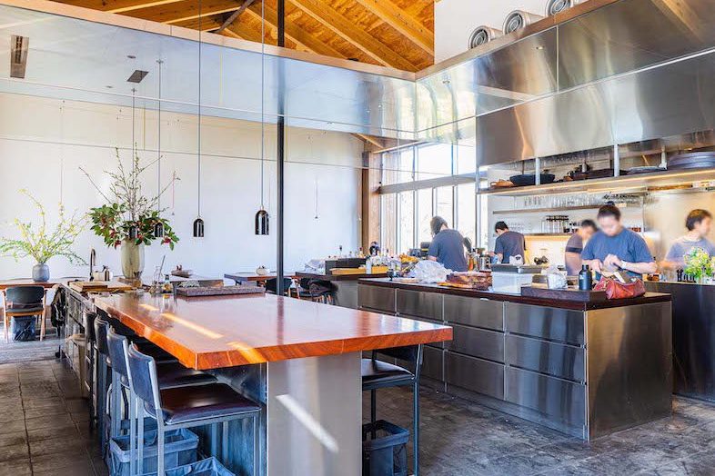 GOBLIN.調布RESTAURANT＆GARDEN店｜オープンキッチンなので、開放的な調理シーンの撮影が可能