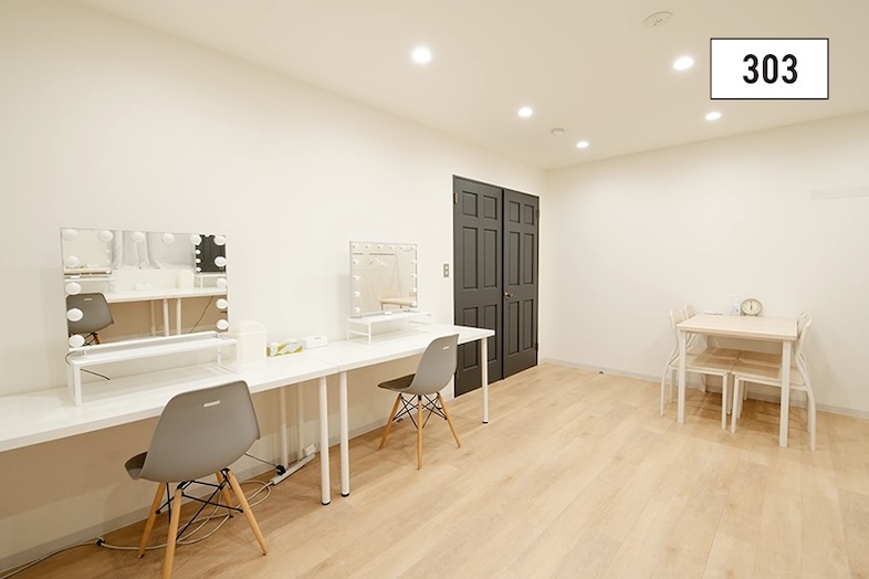 カミナリスタジオ｜【3F_控室（大）】控室303