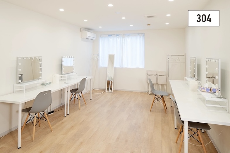 カミナリスタジオ｜【3F_控室（大）】控室304