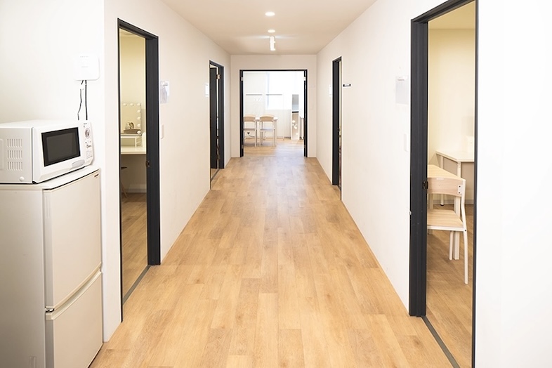 カミナリスタジオ｜【3F】廊下スペース