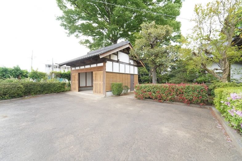 離れの建物