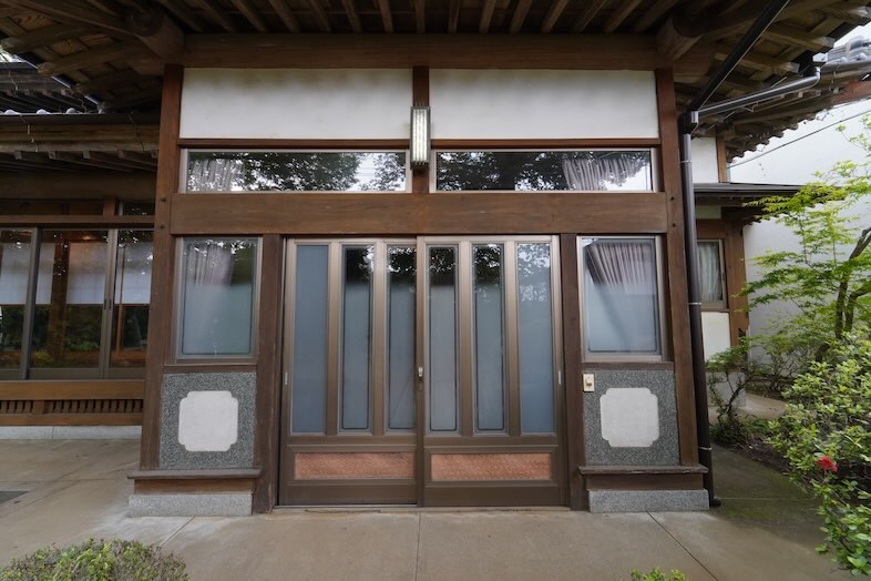 玄関引き戸閉め