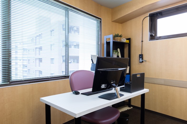 TOKYOSTAY Studio｜【会議室A】どこか懐かしい雰囲気が漂うオフィススペース